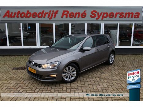 Volkswagen Golf - 1.6 TDI Highline BlueMotion / Trekhaak / Clima / Cruise / Navi - 1