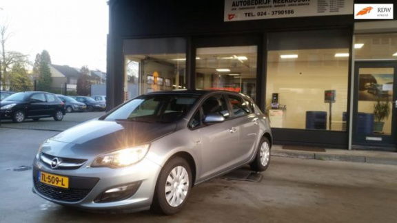 Opel Astra - 1.4 Turbo Business + - 1