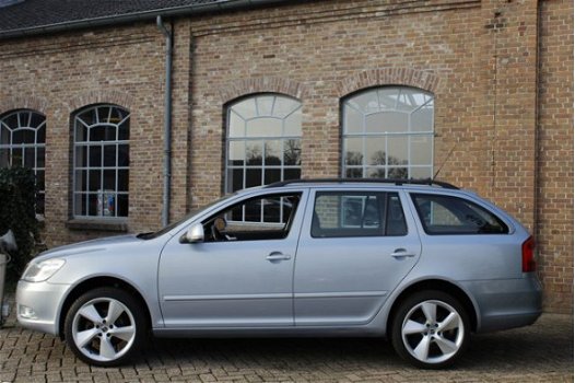 Volkswagen Passat Variant - 1.6 TDI DSG Automaat, Navi, ECC, Clima, Cruise, Trekhaak, LMV 18