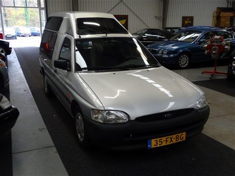 Ford Escort - 1.8D 44 Rolstoelvervoer Stuurbekrachtiging Nap 60975 km - 1