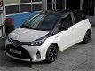 Toyota Yaris - 1.5 Hybride Dynamic Bi-Tone 30.000 km - 1 - Thumbnail