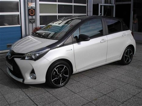 Toyota Yaris - 1.5 Hybride Dynamic Bi-Tone 30.000 km - 1