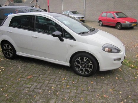 Fiat Punto - 0.9 TwinAir Turbo 100pk 5d Street - 1