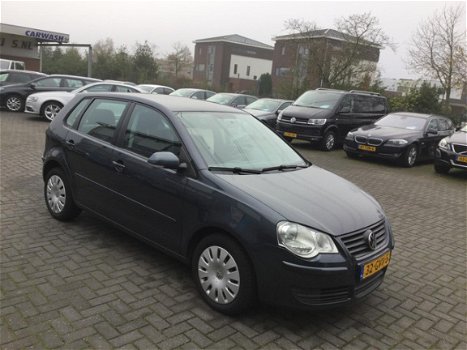 Volkswagen Polo - 1.9 TDI COMFORTLINE 5DRS - 1