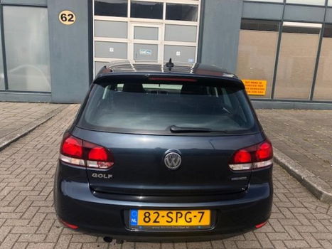 Volkswagen Golf - 1.6 TDI BlueMotion /Navigatie /5 drs - 1