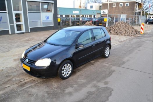 Volkswagen Golf - 1.6 FSI Sportline - 1