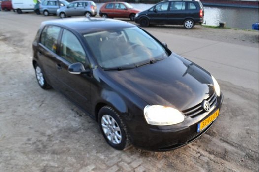 Volkswagen Golf - 1.6 FSI Sportline - 1