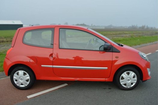 Renault Twingo - 1.2-16V Authentique 4 nieuwe banden - 1