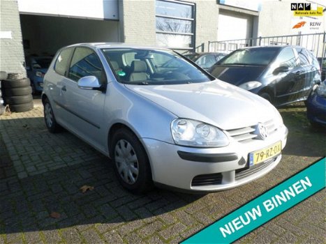 Volkswagen Golf - 1.9 TDI Trendline - 1