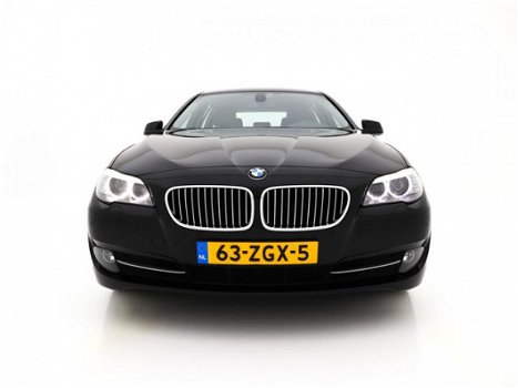 BMW 5-serie Touring - 525d Upgrade Edition Aut. *XENON+VOLLEDER+NAVI-PROF+PDC+ECC+CRUISE - 1