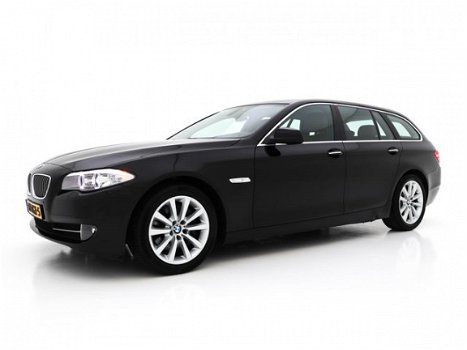 BMW 5-serie Touring - 525d Upgrade Edition Aut. *XENON+VOLLEDER+NAVI-PROF+PDC+ECC+CRUISE - 1