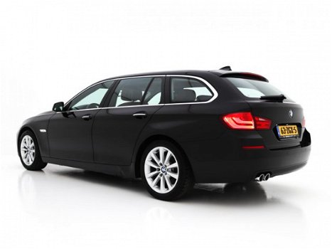 BMW 5-serie Touring - 525d Upgrade Edition Aut. *XENON+VOLLEDER+NAVI-PROF+PDC+ECC+CRUISE - 1