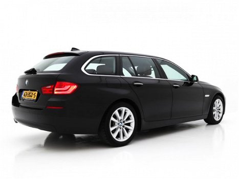 BMW 5-serie Touring - 525d Upgrade Edition Aut. *XENON+VOLLEDER+NAVI-PROF+PDC+ECC+CRUISE - 1