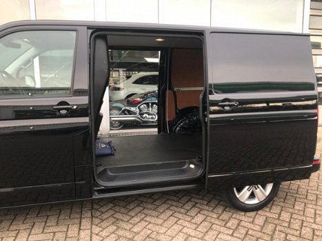 Volkswagen Transporter - 2.0 TDI L1H2 Highline aut 180pk leder navi ledverl 1e eig - 1