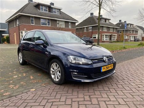 Volkswagen Golf - GOLF - 1