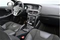 Volvo V40 - 2.0 D2 120PK Nordic+ Sport / Parkeerverwarming / LED - 1 - Thumbnail
