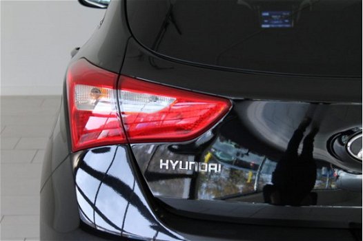 Hyundai i30 - 1.6 GDI i-Motion Plus | NAVIGATIE | CRUISE-CONTROL | ECC-AIRCO | PDC A | 1E EIGENAAR | - 1