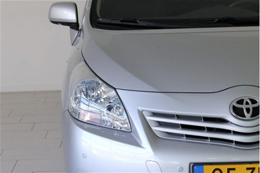 Toyota Verso - 1.8 VVT-i Business Titanium | NAVIGATIE | ECC-AIRCO | PANORAMADAK | PDC V+ A | TREKHA - 1