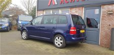 Volkswagen Touran - 1.6-16V FSI Highline 7-Persoons Airco/Clima Dealer Onderhouden