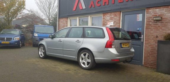 Volvo V50 - 2.0 Momentum Leer Airco/Clima PDC - 1