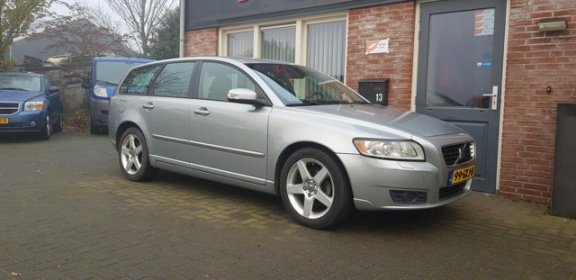 Volvo V50 - 2.0 Momentum Leer Airco/Clima PDC - 1