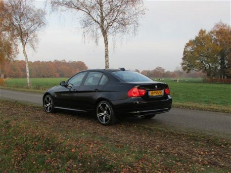BMW 3-serie - 318I EXECUTIVE / NAVI / XENON / 2011 - 1