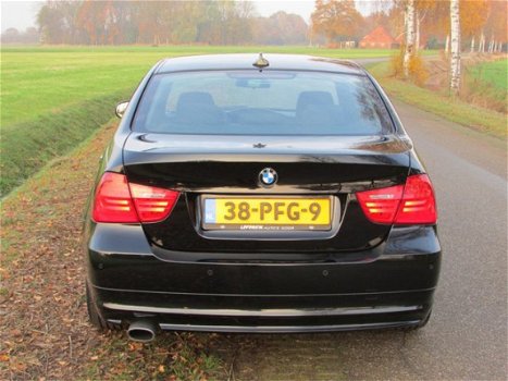 BMW 3-serie - 318I EXECUTIVE / NAVI / XENON / 2011 - 1