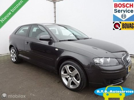 Audi A3 - 1.6 Attraction Pro Line SLECHTS 105000 KM - 1