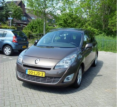 Renault Grand Scénic - 1.4 TCe Dynamique 7p. Panorama/clima/navi/pdc/trekhaak RIJKLAAR - 1