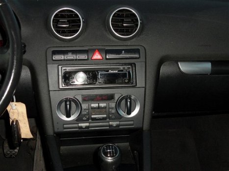 Audi A3 Sportback - 1.6 FSI Ambiente Pro Line - 1
