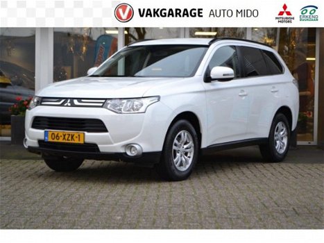 Mitsubishi Outlander - 2.0 Intense Automaat -LAGE KM STAND - 1