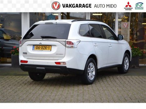 Mitsubishi Outlander - 2.0 Intense Automaat -LAGE KM STAND - 1