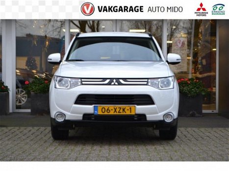 Mitsubishi Outlander - 2.0 Intense Automaat -LAGE KM STAND - 1