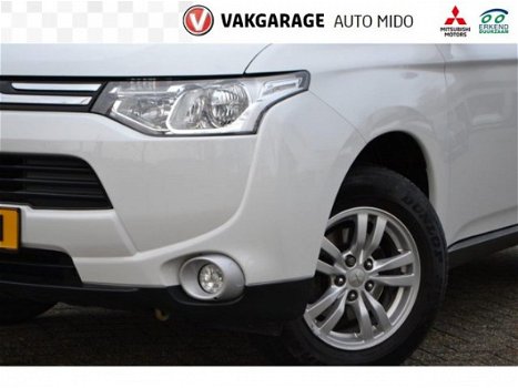 Mitsubishi Outlander - 2.0 Intense Automaat -LAGE KM STAND - 1