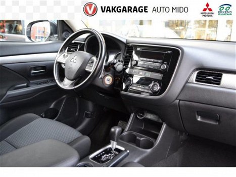 Mitsubishi Outlander - 2.0 Intense Automaat -LAGE KM STAND - 1