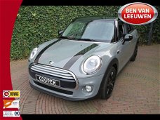 Mini Mini Cooper - 1.5 5-deurs Chili F55 met navi, LED, PDC en half leder