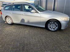 BMW 3-serie Touring - 318D 2007 APK7-20 CLIMA NAVI 6 bak euro4