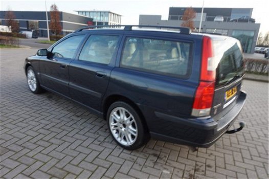 Volvo V70 - 2.4 T Comfort Line , LEDER, AIRCO, CRUISE , 200PK , YOUNGTIMER, NWE DISTRIBUITIE, TREKHA - 1