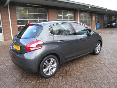 Peugeot 208 - 1.2 VTi Allure , Pdc, Navi, Clima, Cruise - 1