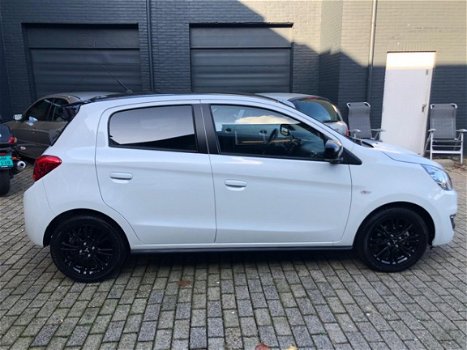 Mitsubishi Space Star - 1.2 aut black&white edition/navi/stoelverwarming/slechts 500km - 1