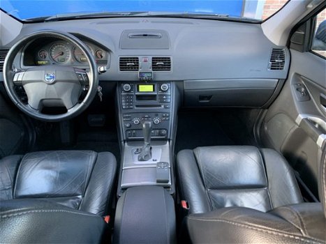 Volvo XC90 - 2.4 D5 Momentum Trekhaak / Origineel NL / Leder - 1