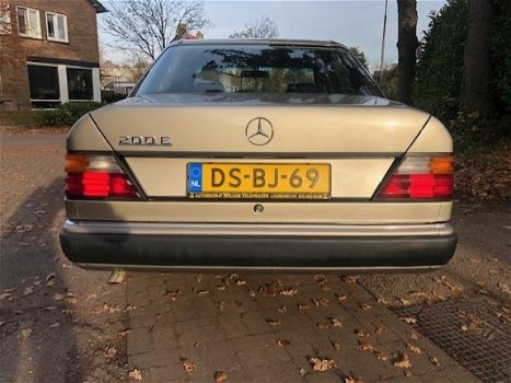 Mercedes-Benz 200-serie - 200-500 (W124) 200 E Automaat *YOUNGTIMER* Origineel NL/Nieuwstaat/Complet - 1