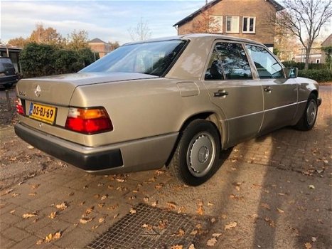 Mercedes-Benz 200-serie - 200-500 (W124) 200 E Automaat *YOUNGTIMER* Origineel NL/Nieuwstaat/Complet - 1