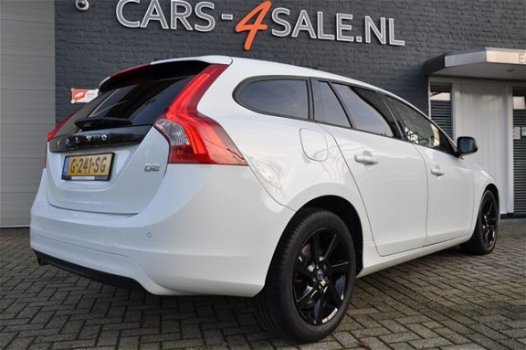 Volvo V60 - D2 Automaat Business Prof. + Ecc + Lmv + Navi + Pdc + Pr. glass - 1