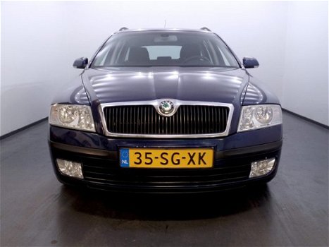 Skoda Octavia Combi - 2.0 TDI Elegance Clima - 1