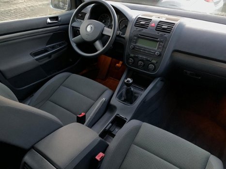 Volkswagen Golf - 1.6 FSI Comfortline - 1