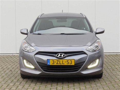 Hyundai i30 Wagon - 1.6 GDI CROSSWAGON - 1