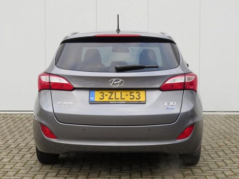 Hyundai i30 Wagon - 1.6 GDI CROSSWAGON - 1