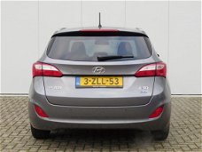 Hyundai i30 Wagon - 1.6 GDI CROSSWAGON