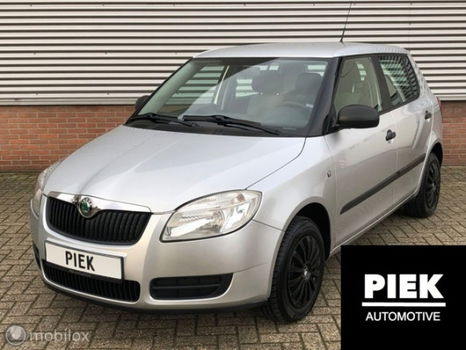 Skoda Fabia - 1.2-12V Ambition AIRCO NIEUWE BANDEN - 1